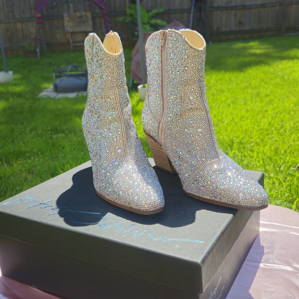 Betsey Johnson Silver Glitter Heeled Boots - Picture 2 of 6
